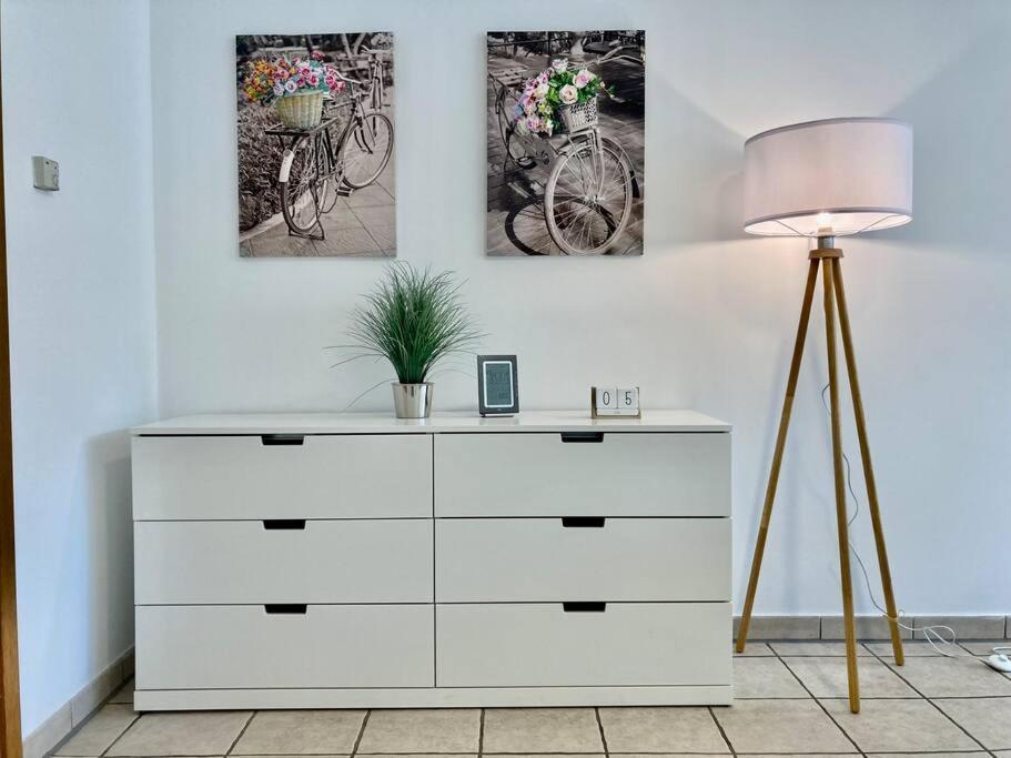 Helle Wohnung Mit Wintergarten - Nahe Ruhrgebiet Und Freizeitpark Movie Park Bottrop Exteriér fotografie