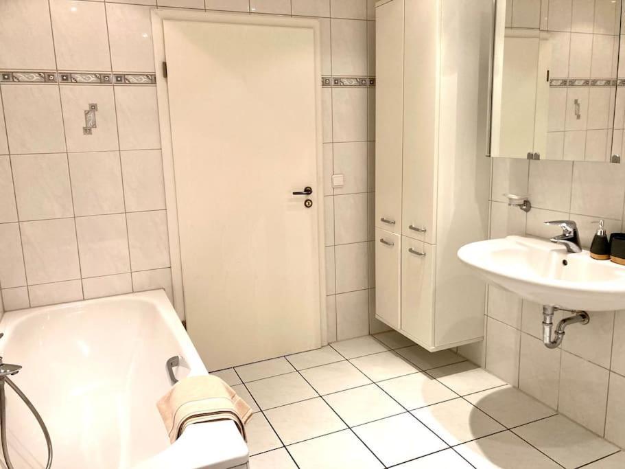 Helle Wohnung Mit Wintergarten - Nahe Ruhrgebiet Und Freizeitpark Movie Park Bottrop Exteriér fotografie