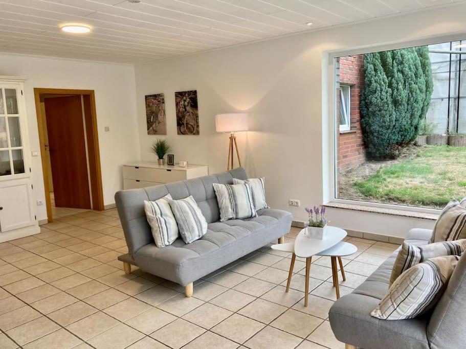 Helle Wohnung Mit Wintergarten - Nahe Ruhrgebiet Und Freizeitpark Movie Park Bottrop Exteriér fotografie